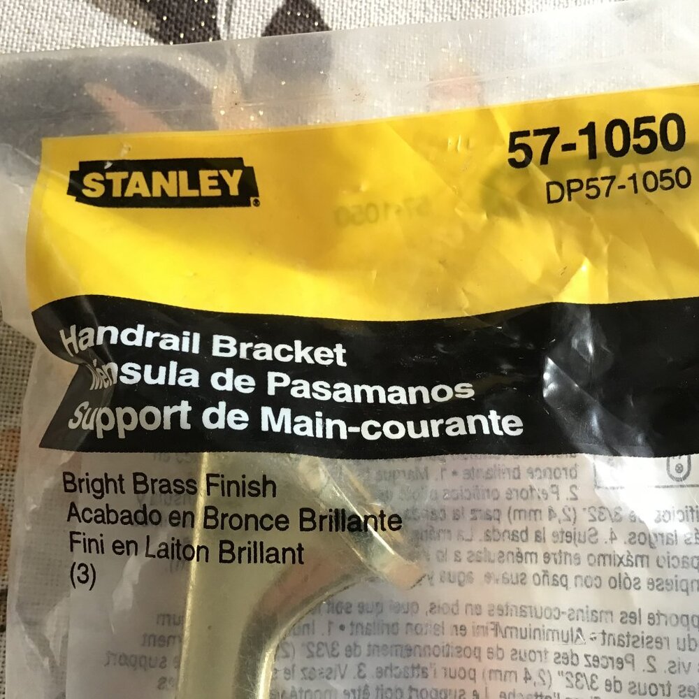 New STANLEY DP57-1050 Handrail Brackets Bright Brass Finish Stair Railing NOS